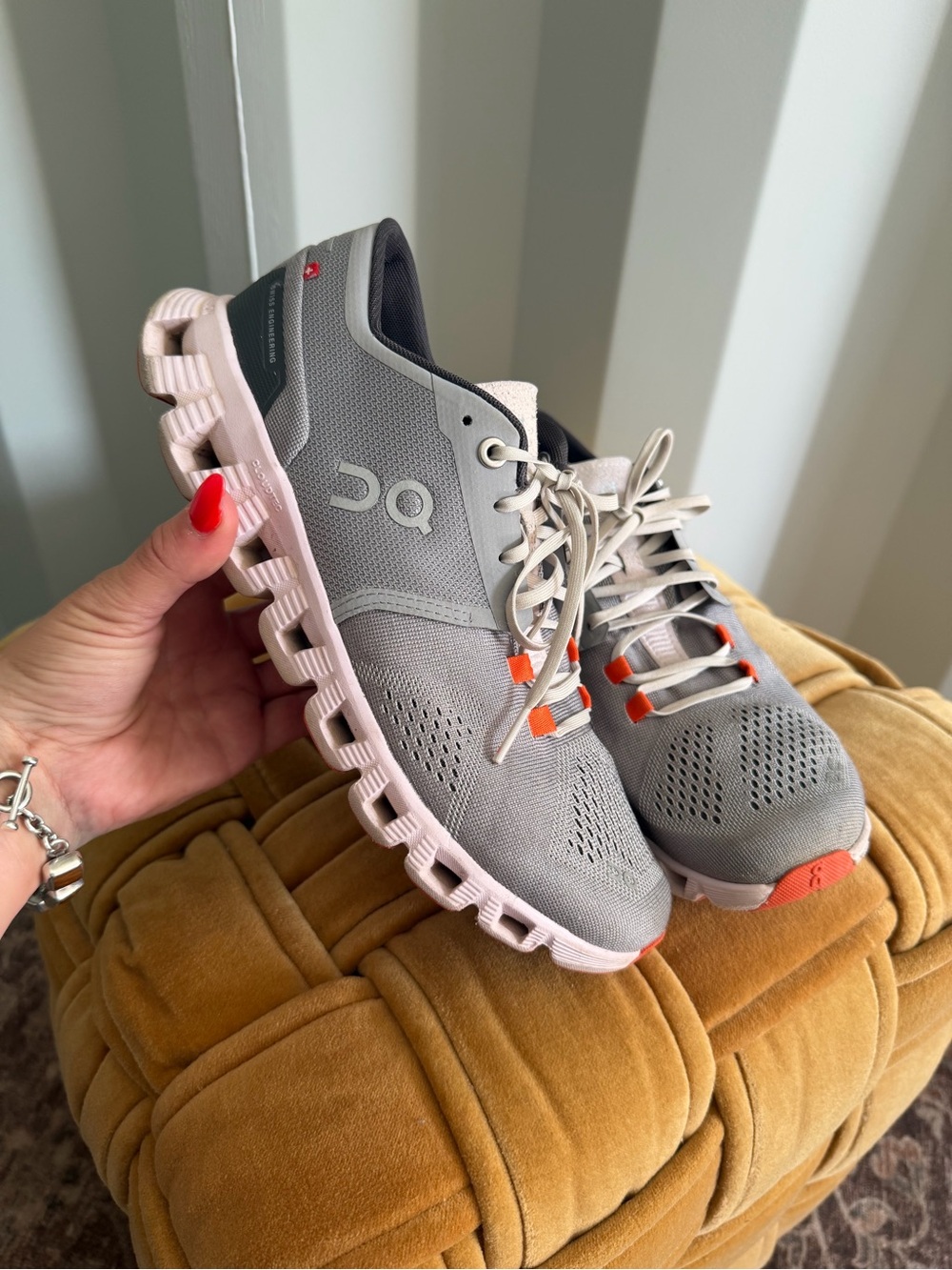 On Cloud X Women’s 8.5 Gray Lilac Running Training Sneakers